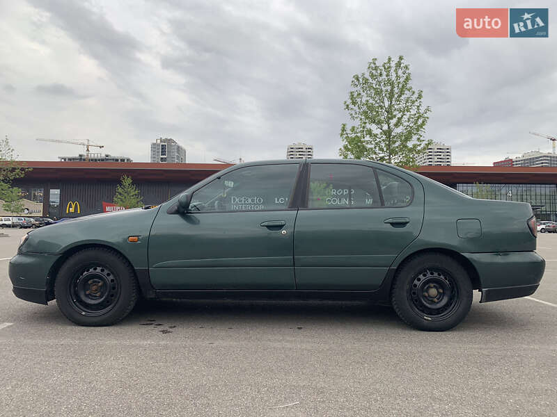 Седан Nissan Primera 2001 в Києві