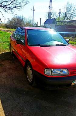 Седан Nissan Primera 1992 в Роздільній