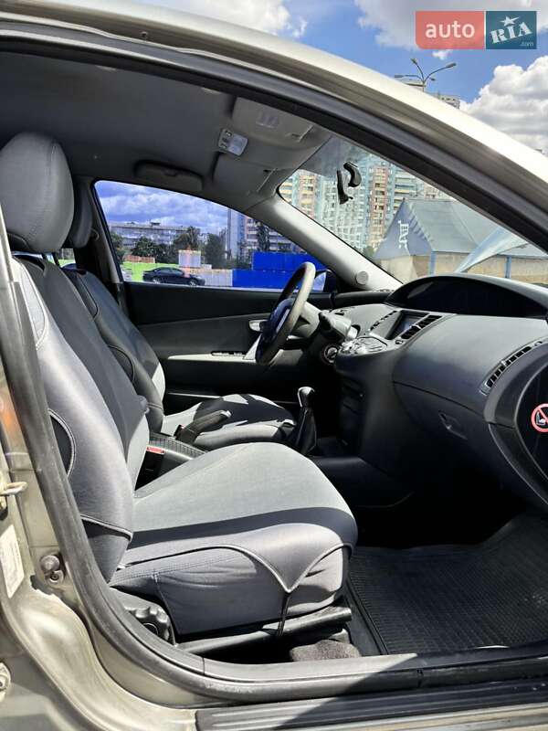 Седан Nissan Primera 2006 в Киеве