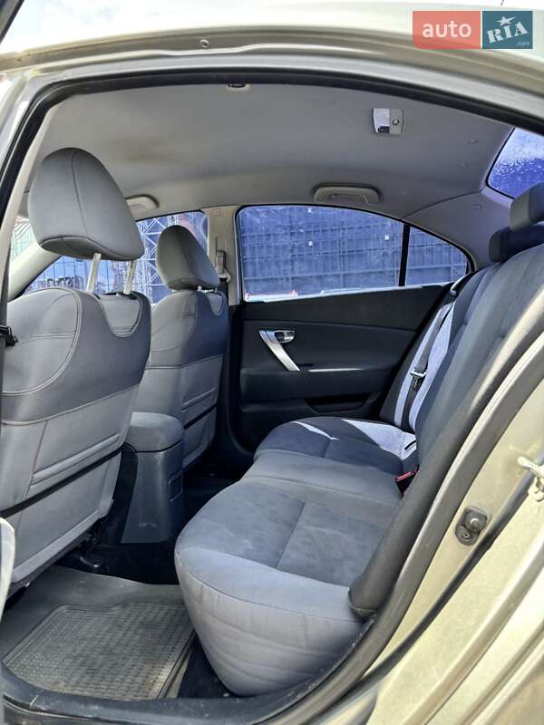 Седан Nissan Primera 2006 в Киеве