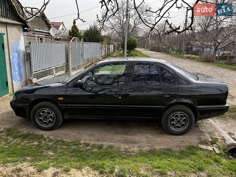 Седан Nissan Primera 1992 в Роздільній