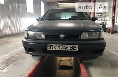 Седан Nissan Primera 1993 в Рівному