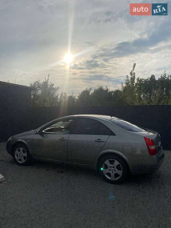 Седан Nissan Primera 2006 в Жовкве