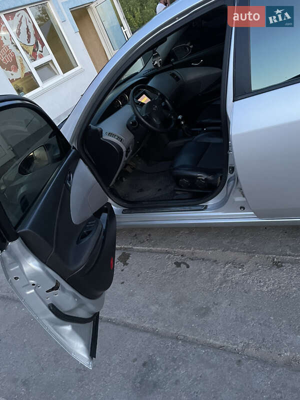 Седан Nissan Primera 2003 в Чигирину