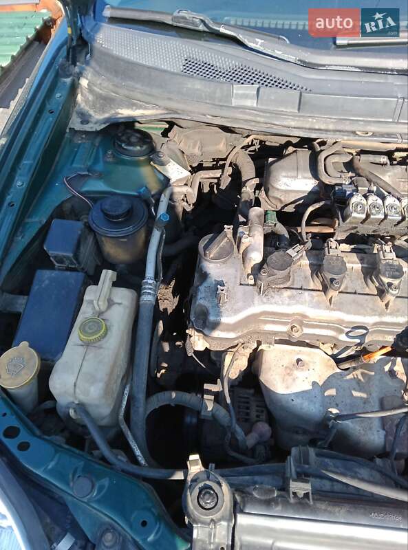 Седан Nissan Primera 2002 в Жмеринке