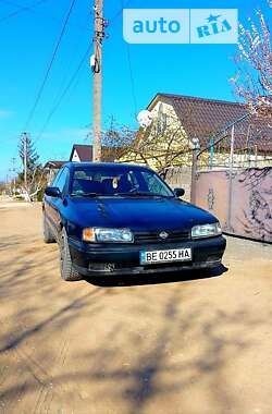 Седан Nissan Primera 1995 в Николаеве