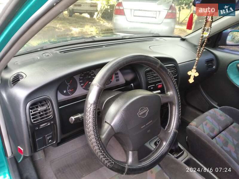 Седан Nissan Primera 1996 в Березівці