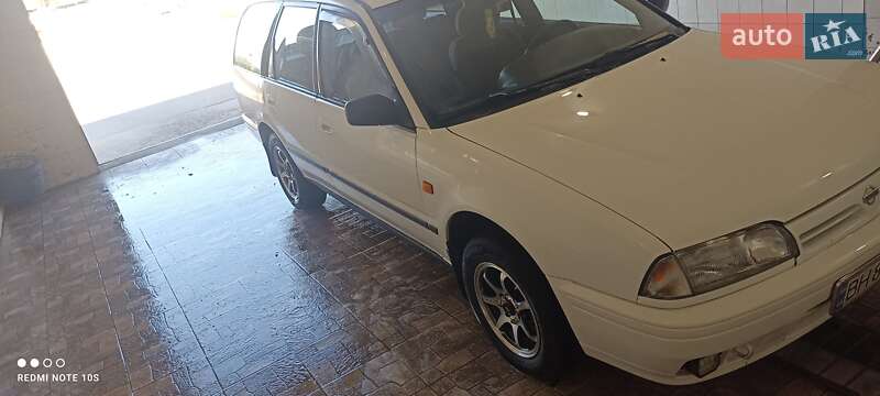 Універсал Nissan Primera 1990 в Овідіополі
