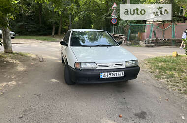 Седан Nissan Primera 1995 в Одессе