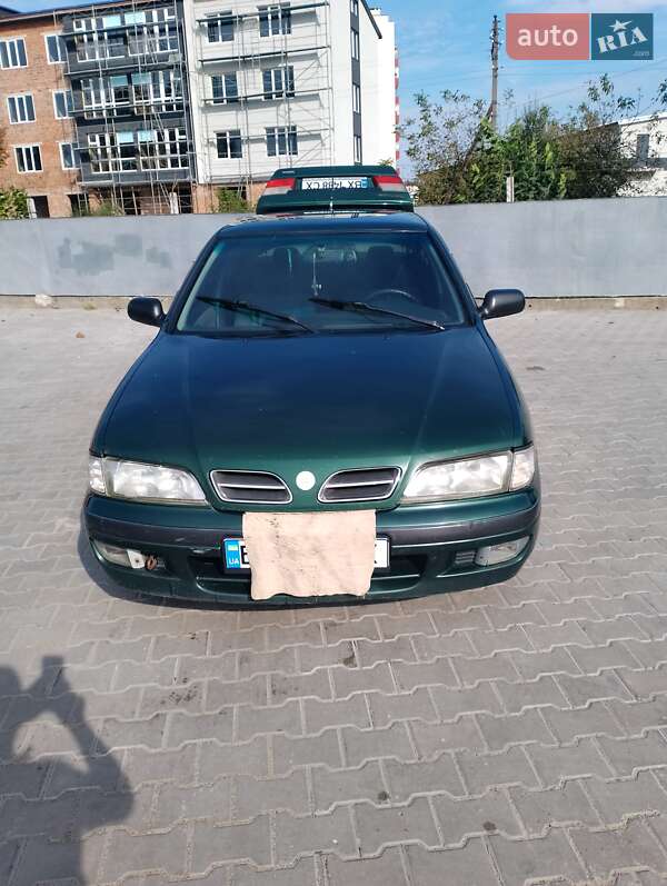 Седан Nissan Primera 1996 в Староконстантинове