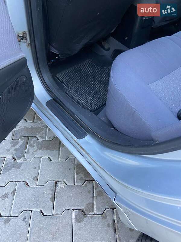 Седан Nissan Primera 2002 в Кицмани