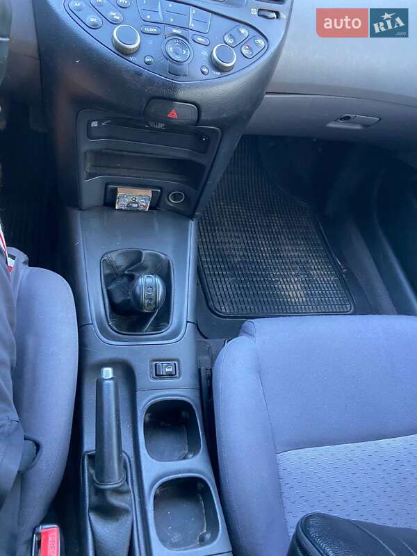 Седан Nissan Primera 2002 в Кицмани