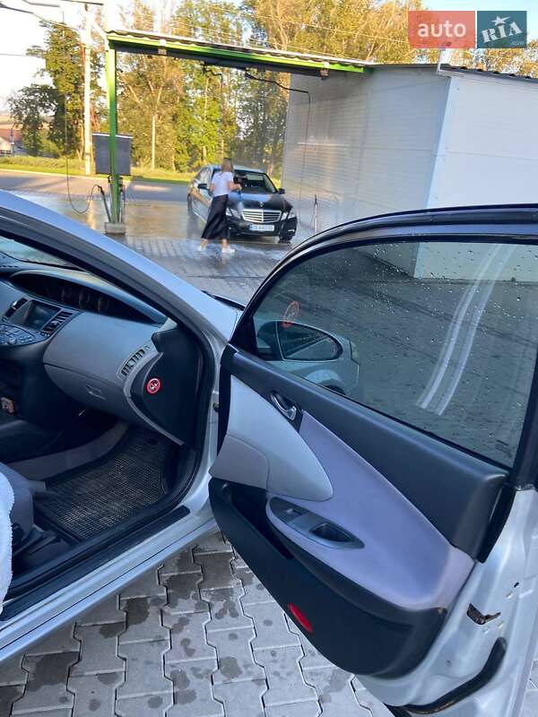 Седан Nissan Primera 2002 в Кицмани