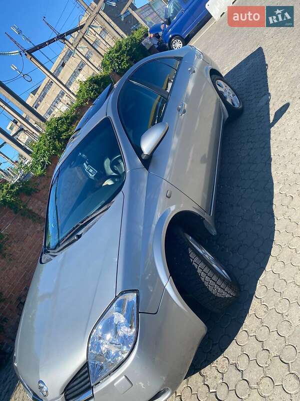 Седан Nissan Primera 2003 в Чернівцях