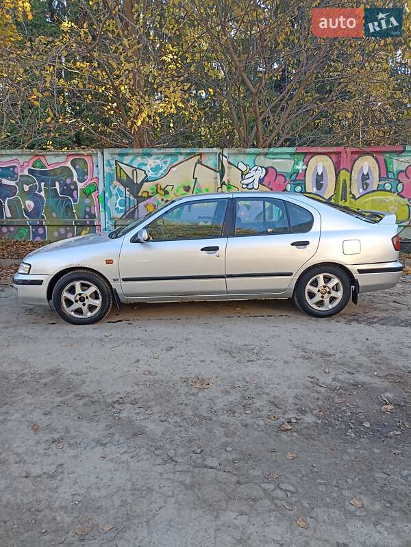 Лифтбек Nissan Primera 1998 в Львове