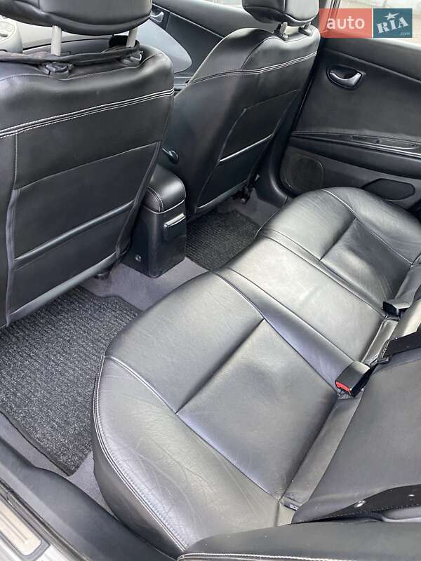 Лифтбек Nissan Primera 2002 в Киеве