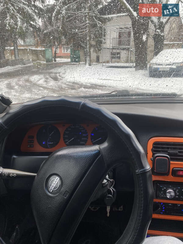 Седан Nissan Primera 1991 в Житомире фото 7 Седан Nissan Primera 1991 в Житомире