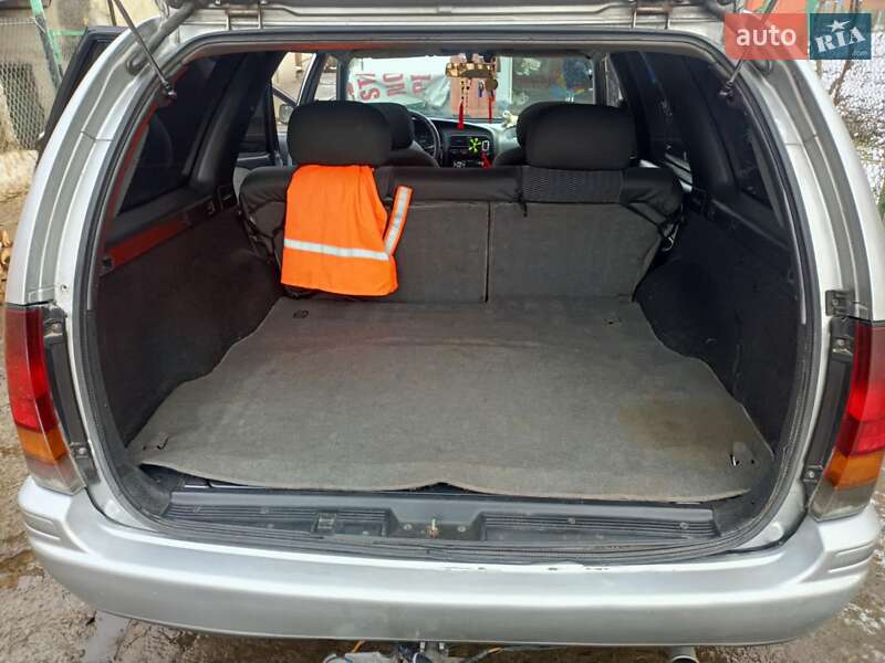 Універсал Nissan Primera 1993 в Самборі