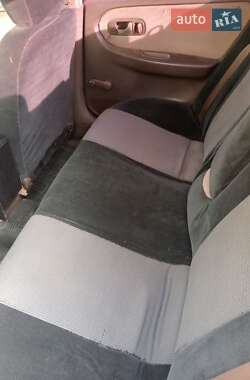 Седан Nissan Primera 1990 в 