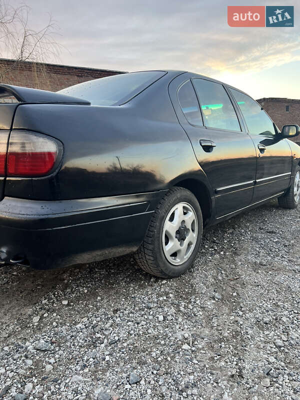 Седан Nissan Primera 1997 в Червонознаменке