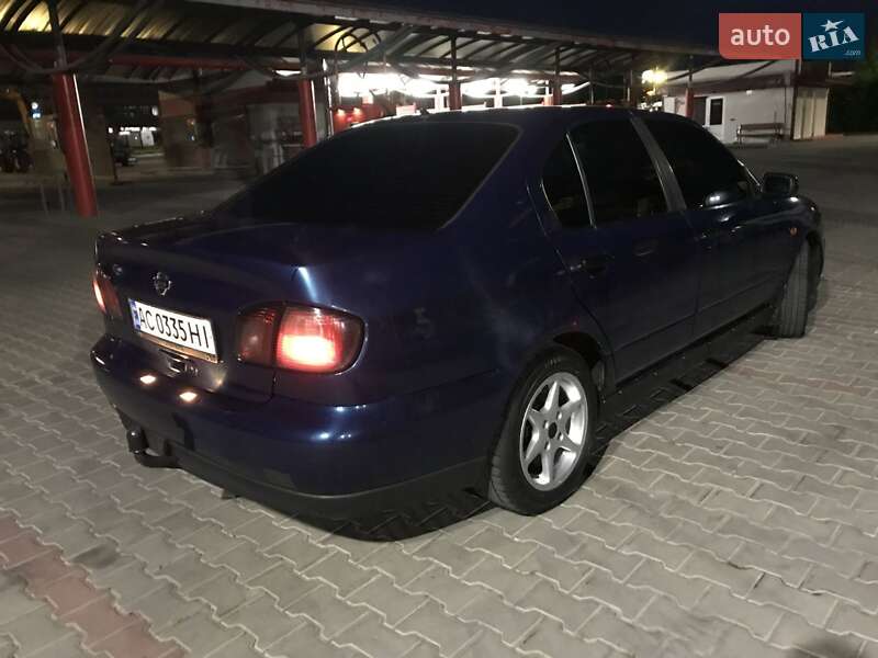 Седан Nissan Primera 2000 в Луцке