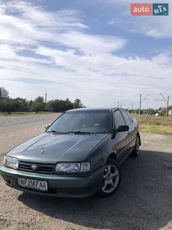 Седан Nissan Primera 1990 в Вольнянске