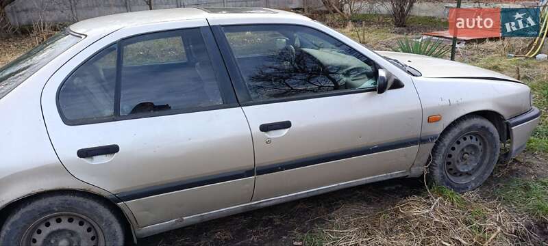 Седан Nissan Primera 1994 в Львові
