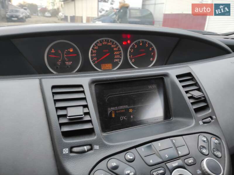 Седан Nissan Primera 2003 в Могилев-Подольске