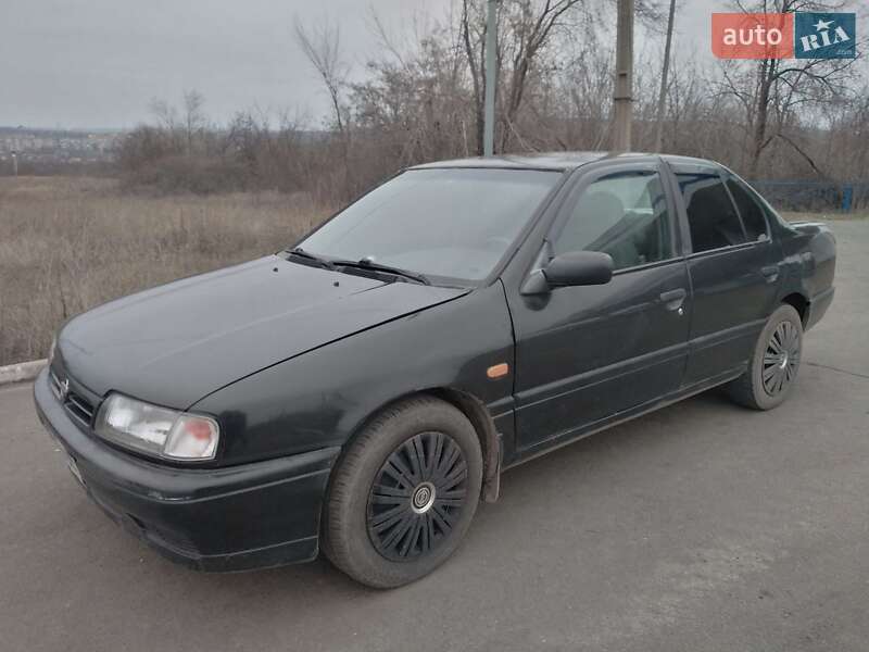 Седан Nissan Primera 1990 в Кривому Розі