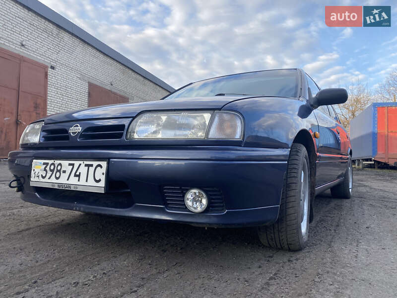 Седан Nissan Primera 1994 в Шептицькому