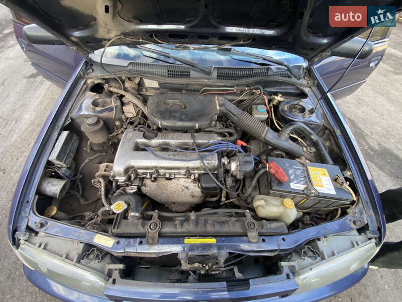 Седан Nissan Primera 1994 в Шептицькому