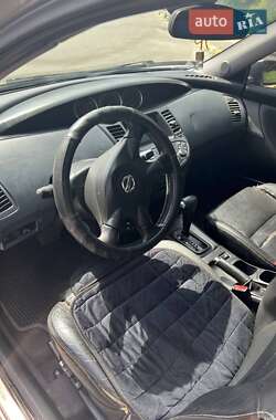 Седан Nissan Primera 2004 в 