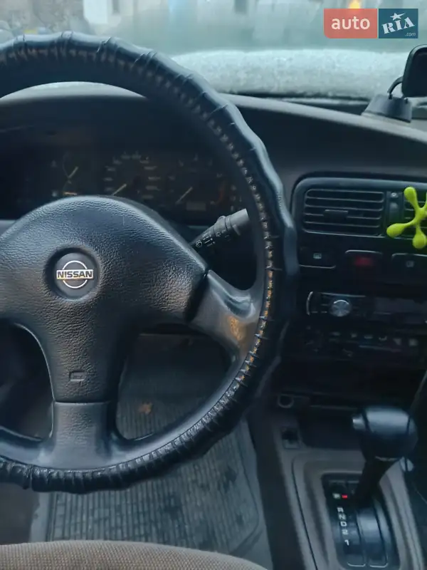 Nissan Primera 1992