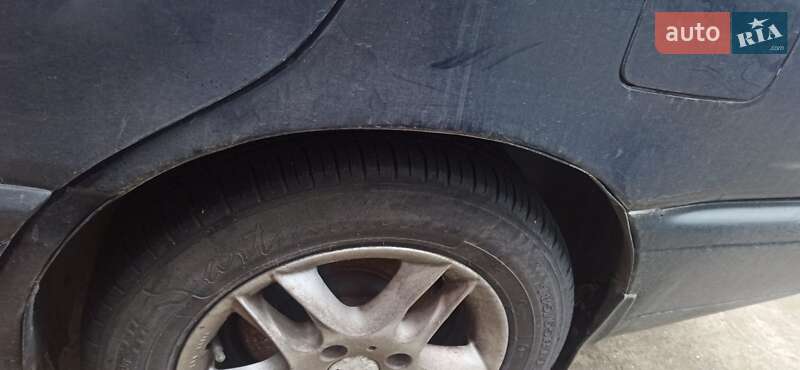 Седан Nissan Primera 1993 в Одесі