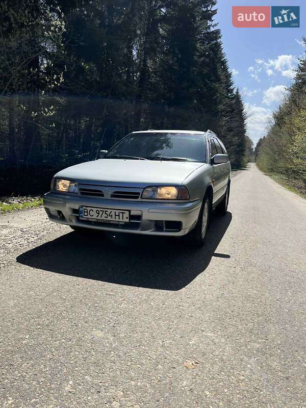 Универсал Nissan Primera 1992 в Самборе