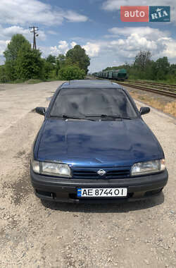 Седан Nissan Primera 1993 в Кам'янці-Бузькій