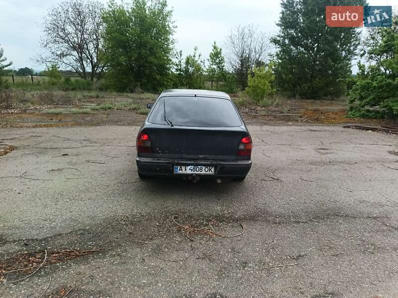 Хэтчбек Nissan Primera 1990 в Белой Церкви