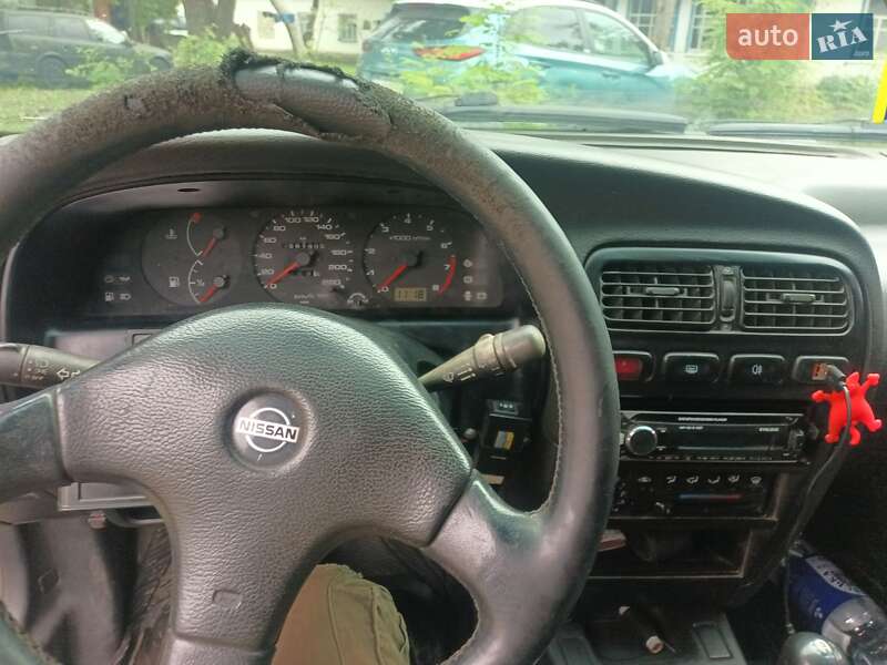 Хэтчбек Nissan Primera 1990 в Белой Церкви