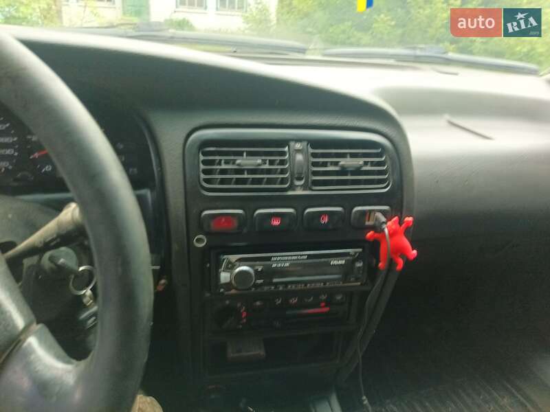 Хэтчбек Nissan Primera 1990 в Белой Церкви