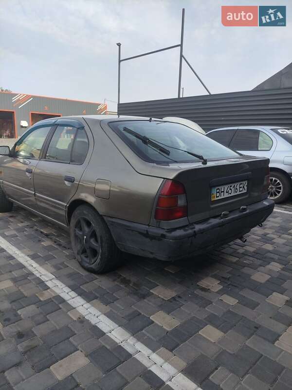 Универсал Nissan Primera 1992 в 