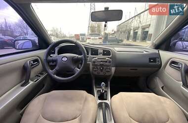 Седан Nissan Primera 2001 в 