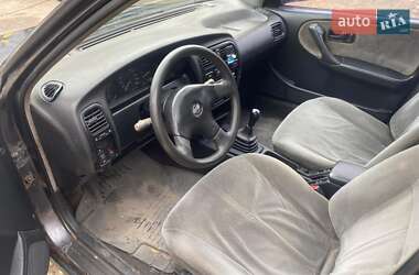 Седан Nissan Primera 1992 в 