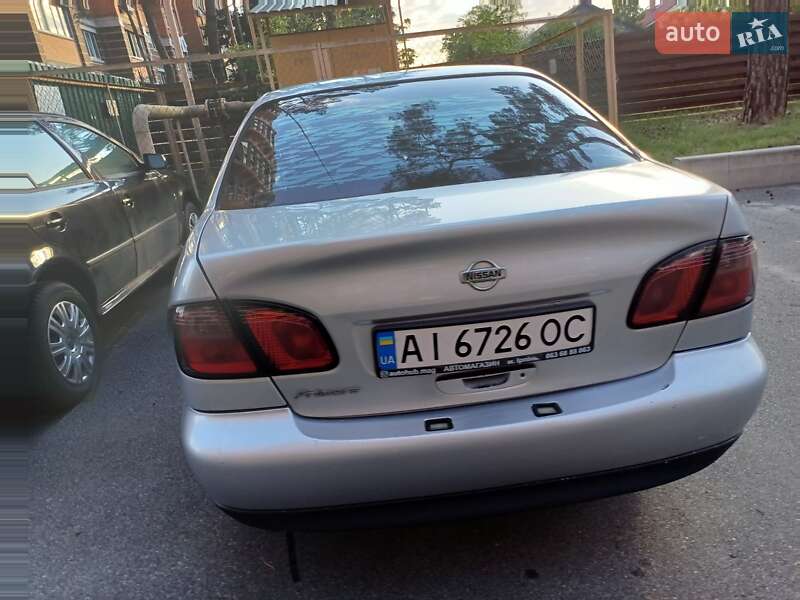 Седан Nissan Primera 2001 в Ирпене