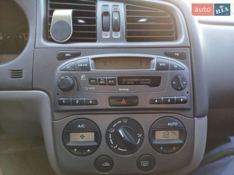 Седан Nissan Primera 2001 в Ирпене