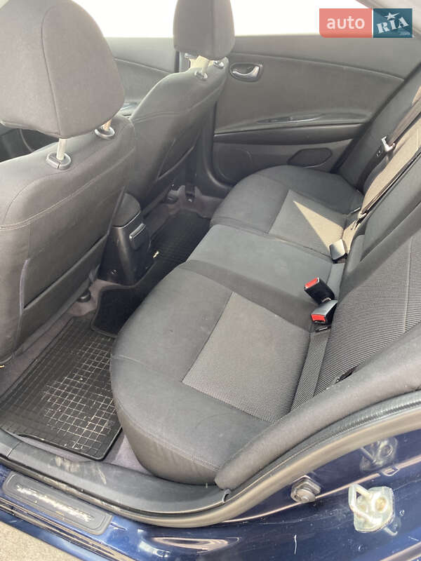 Седан Nissan Primera 2002 в Луцке