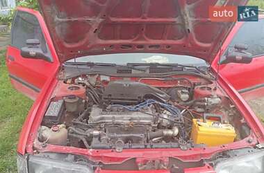 Седан Nissan Primera 1992 в 