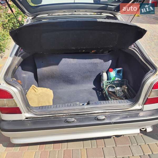 Лифтбек Nissan Primera 1995 в Одессе