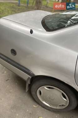 Седан Nissan Primera 1990 в 