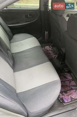 Седан Nissan Primera 1990 в 