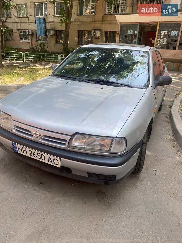 Седан Nissan Primera 1990 в 